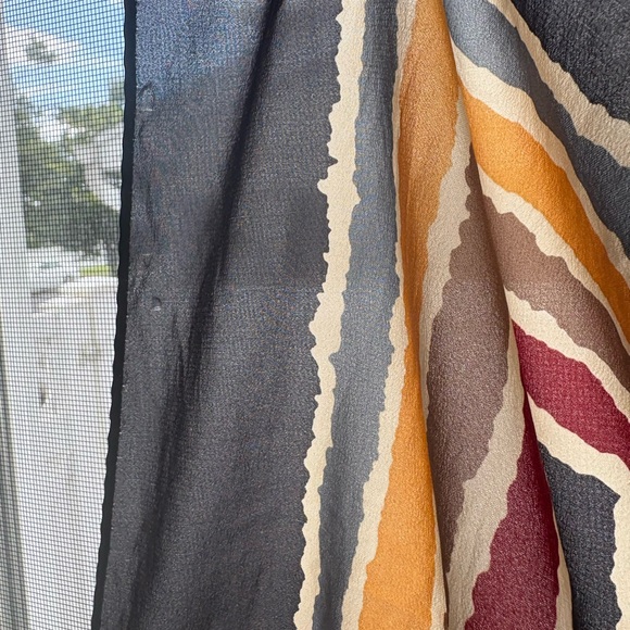 Geometric Patterned Scarf - Picture 5 of 5